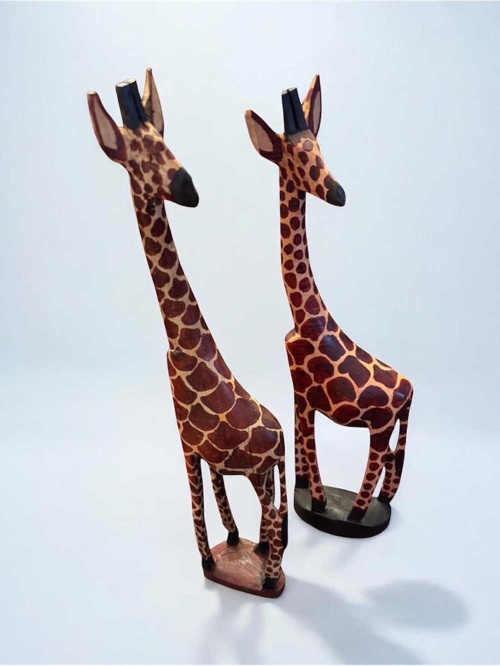 🦒 Vintage Hand-Carved Wooden Giraffe Statues - Set of 2 - 18” Tall